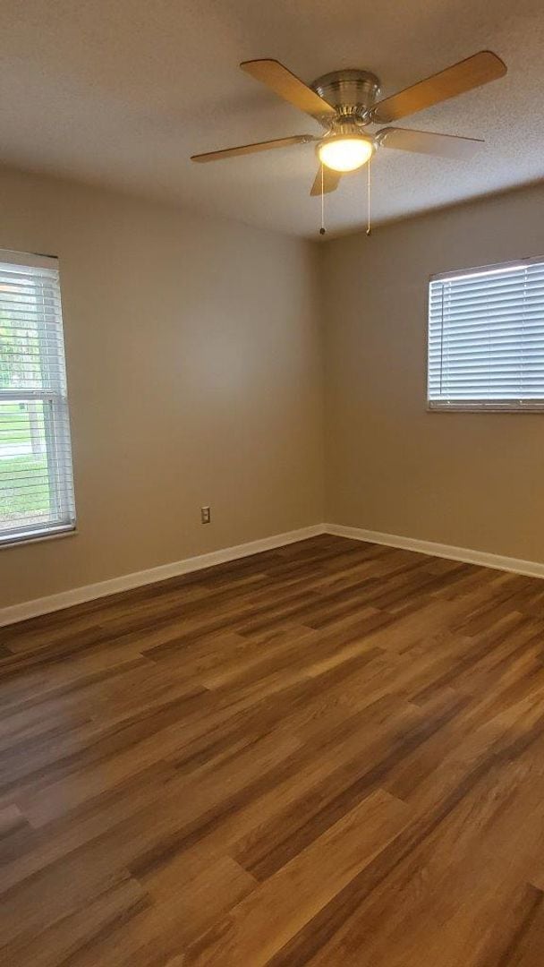 Building Photo - 9220 Larette Dr