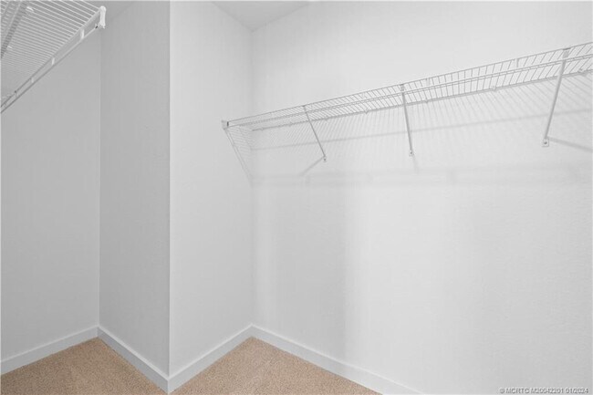 Building Photo - 2048 NE Ocean Dunes Dr