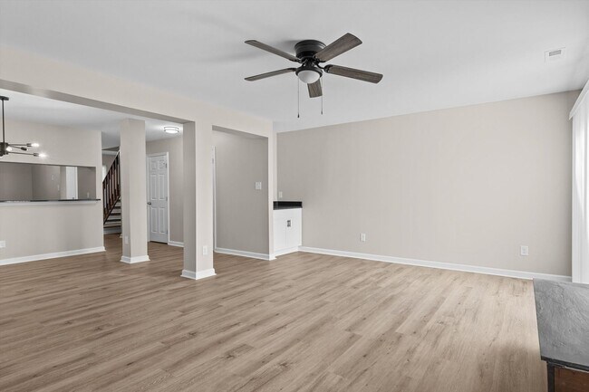 Building Photo - Stylish Living Meets Ultimate Convenience in This 3BR/2.5BA Ocean Lakes Townhome!