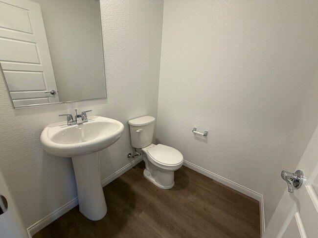 Building Photo - New Build - Never Lived In