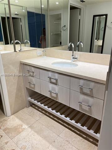 Building Photo - 881 Ocean Dr