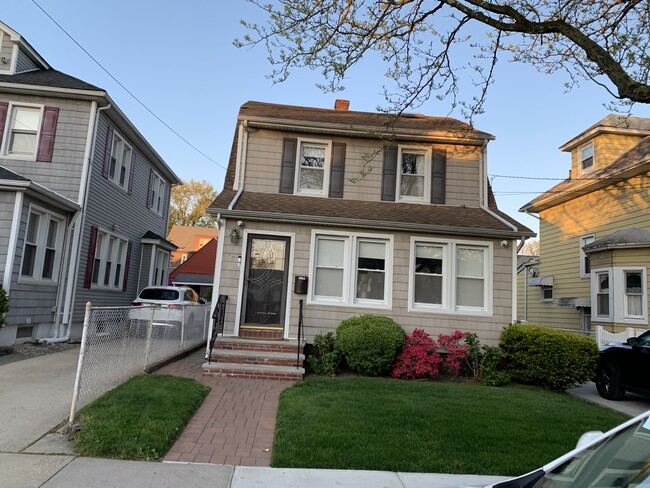 Building Photo - 57 Vanderbilt Ave