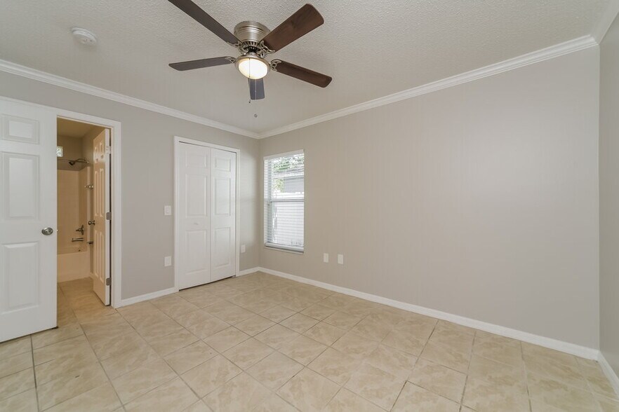 Building Photo - 326 Daniels Pointe Dr