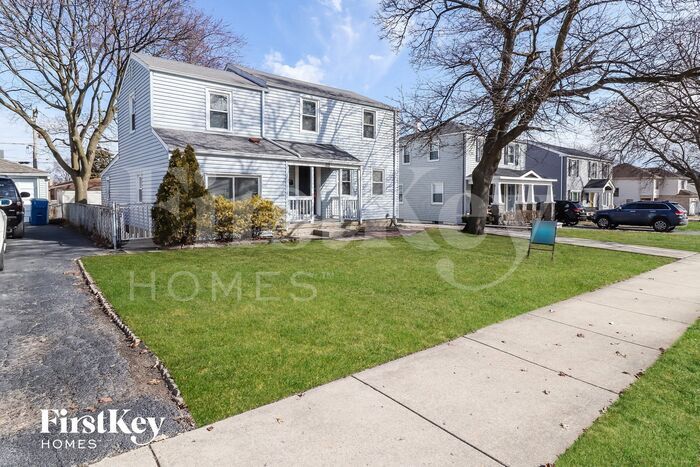 Building Photo - 112 W Glenlake Ave