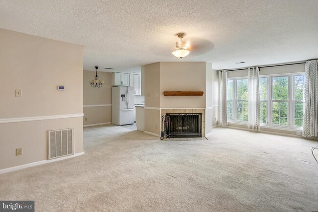 Building Photo - 12103 Greenway Ct