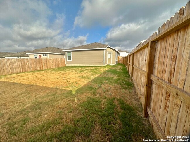 Building Photo - 9922 Yellow Lk