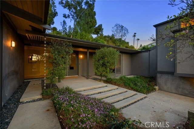 Building Photo - 4750 Poe Ave