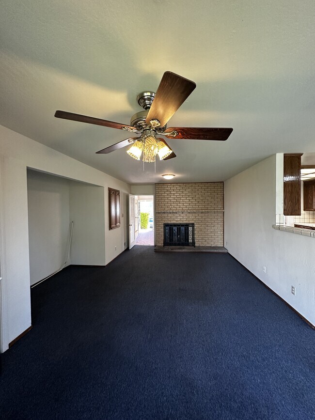 Building Photo - 154 Maiden Ln