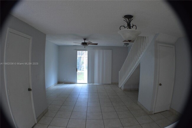 Building Photo - 1527 Veracruz Ln