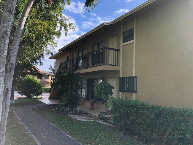 Building Photo - NICE UNIT FOR RENT!!! 2/2 EXCELLENT LOCATION!!