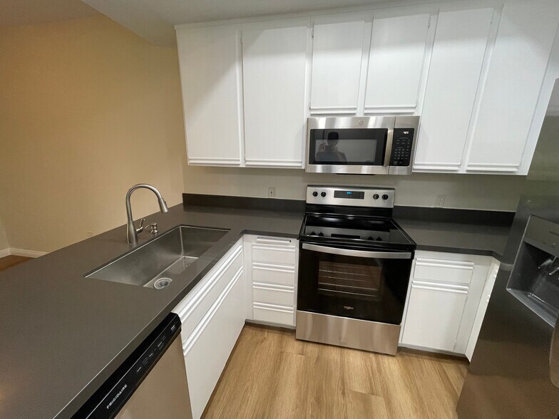 Building Photo - 2960 Champion Way