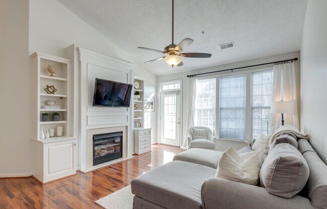 Building Photo - 12160 Abington Hall Pl