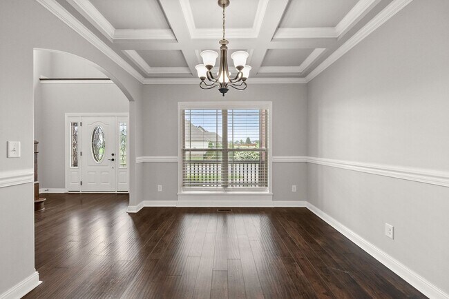 Building Photo - Pet Friendly Four Bedroom with Bonus!