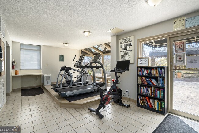 Building Photo - 2285 Peachtree Rd NE