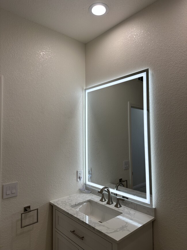 Building Photo - 32795 Valentino Way