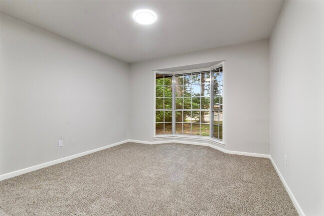 Building Photo - 2101 Lamar Dr