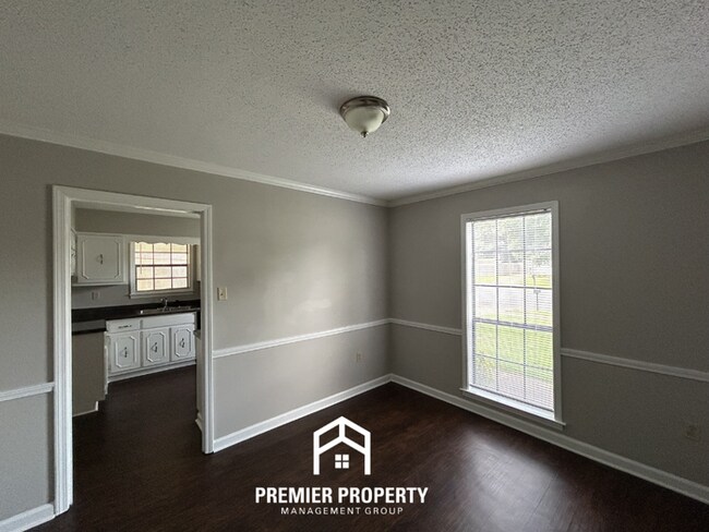 Building Photo - Stunning 3BR/2BA Near Southwind | 2,079 Sq Ft, Built-Ins, Fireplace & Covered Patio