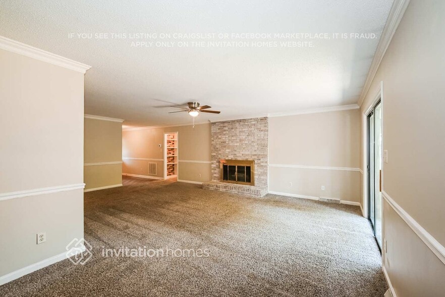 Building Photo - 7131 Hillside Ln