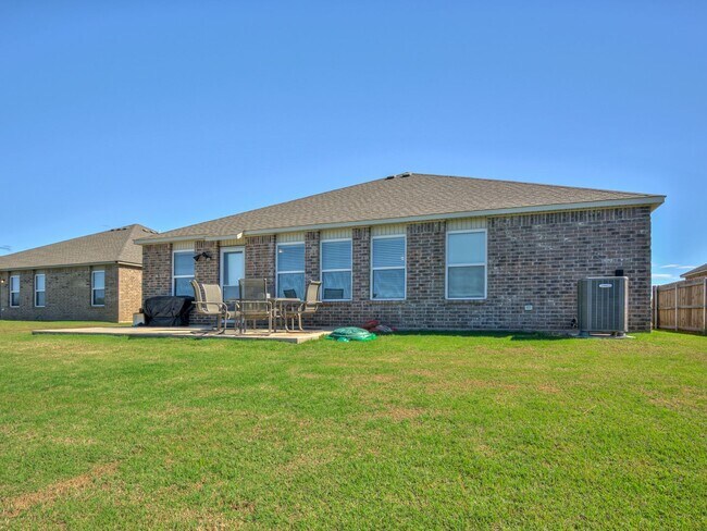 Building Photo - 313 Foxtrot Ter