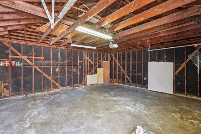 Building Photo - 10015 Warwana Rd