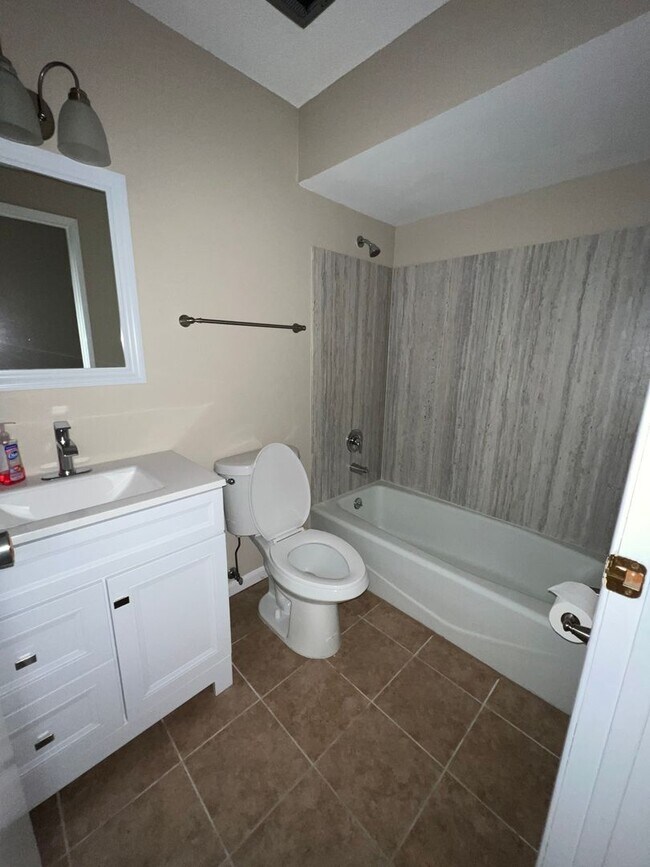 Building Photo - NEWLY RENOVATED HOME