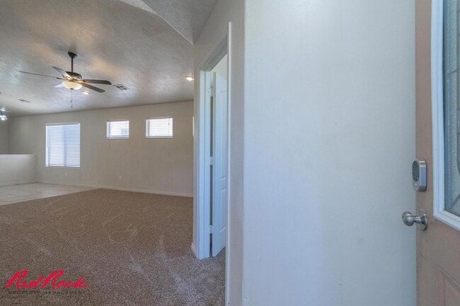 Building Photo - Fresh Carpet! Spacious 5-Bedroom Townhome