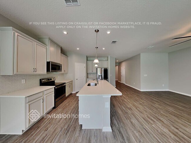 Building Photo - 11440 64th St E