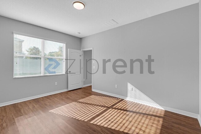 Building Photo - 16622 Myrtle Sand Dr