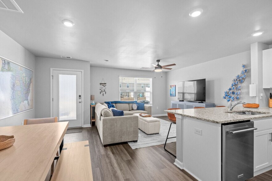 Building Photo - 332 Bayou Loop
