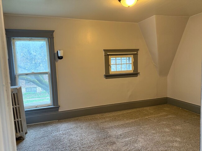 Building Photo - 515 W Franklin St