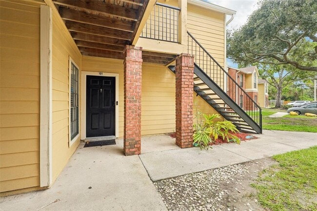 Building Photo - 8724 Mallard Reserve Dr
