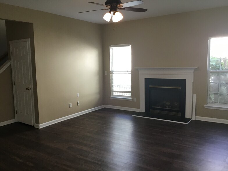 Building Photo - 12703 Beddingfield Dr