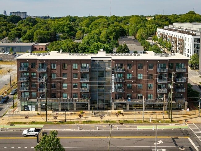 Building Photo - 764 Memorial Dr SE