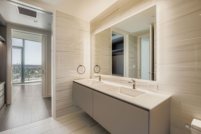 Building Photo - Avenue Estates Condominiums ~ Downtown Bel...