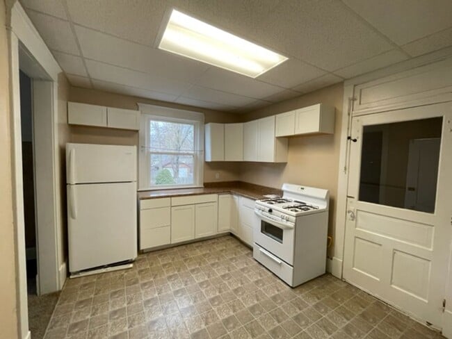 Building Photo - 536 S 11th St