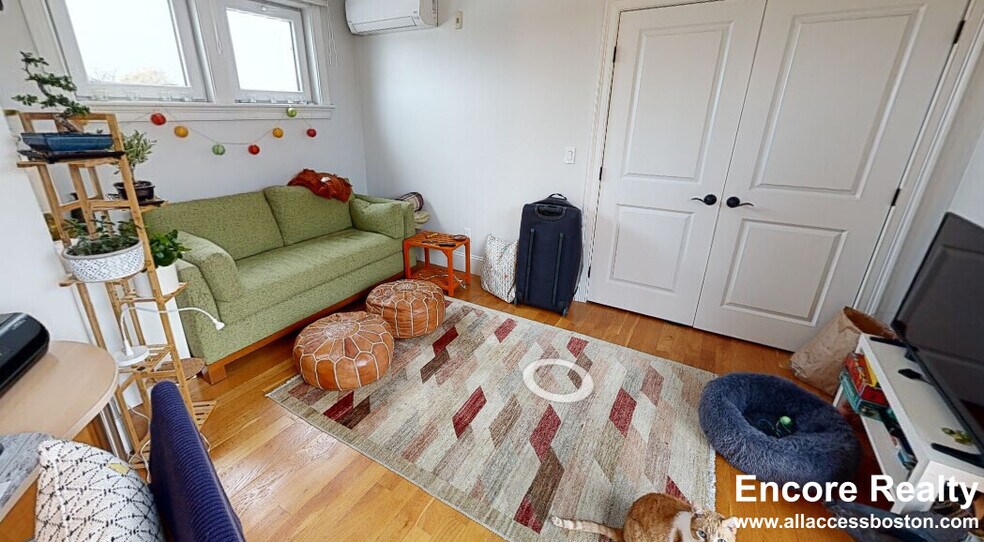 Building Photo - 168 Hampshire St