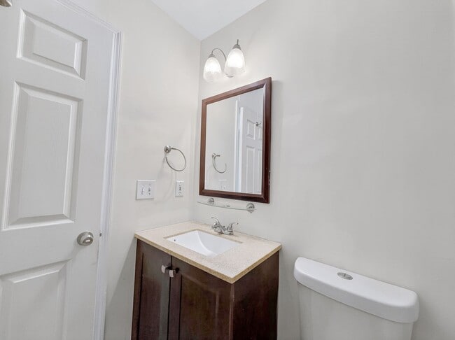 Building Photo - Annual rental offering privacy and space on 1.14 acres in Naples!