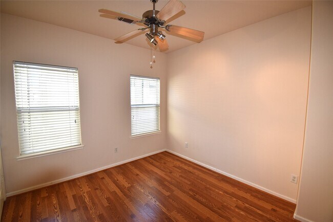 Building Photo - 1117 Malone St