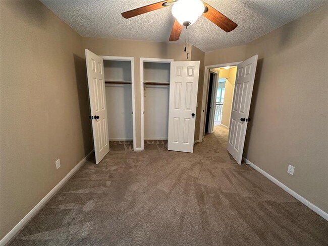 Building Photo - 9918 Cedaredge Dr