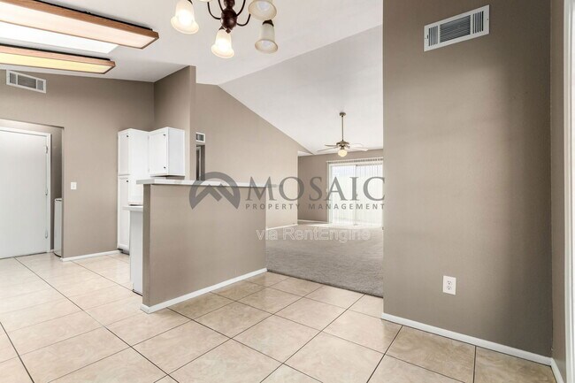 Building Photo - 3214 N Ash Dr