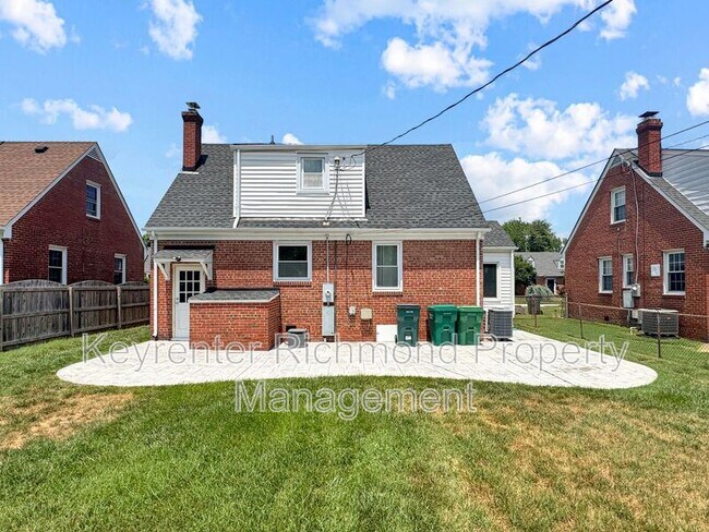 Building Photo - 2127 New Berne Rd