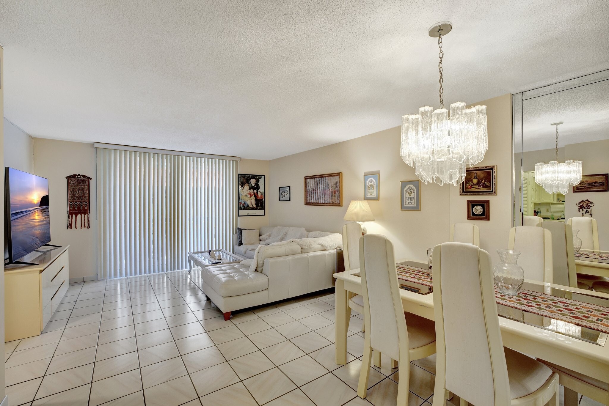 Building Photo - 3113 S Ocean Dr