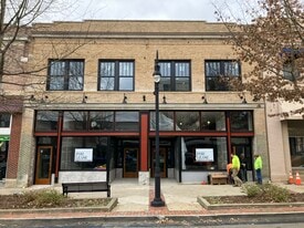 Building Photo - 212 S Center St