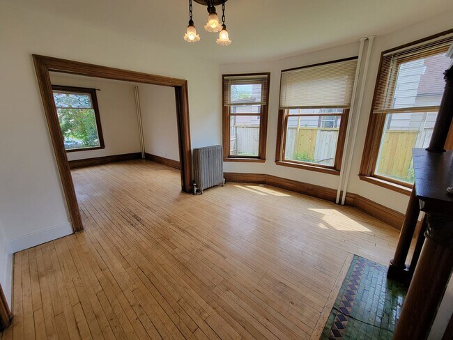 Building Photo - 1601 Baxter Ave