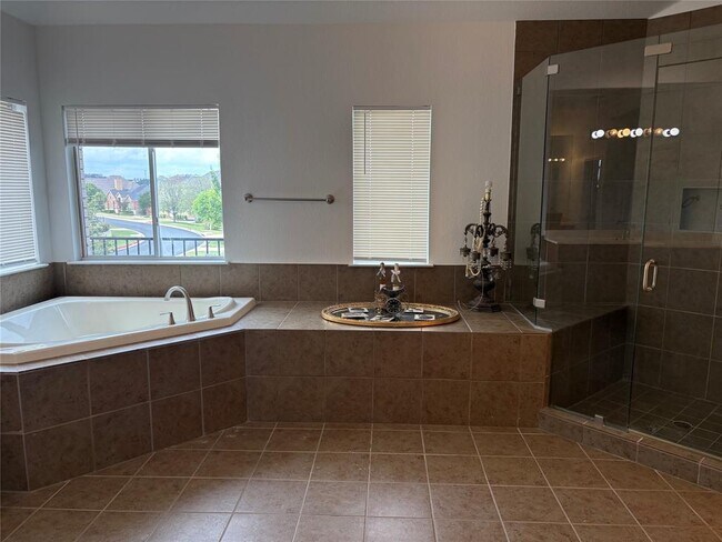 Building Photo - 404 Aria Dr