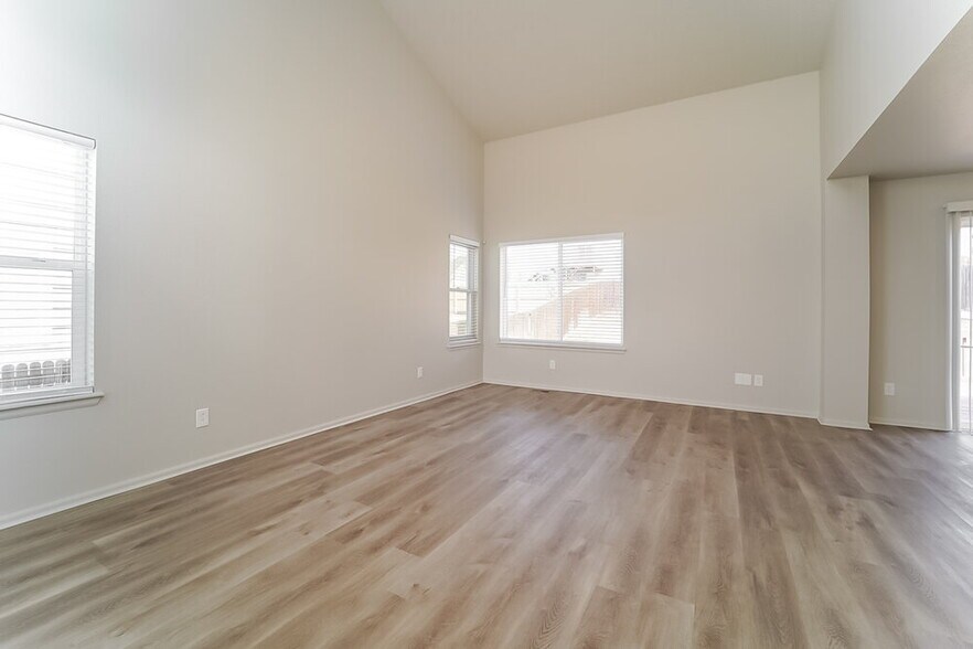 Building Photo - 5924 S Wenatchee St