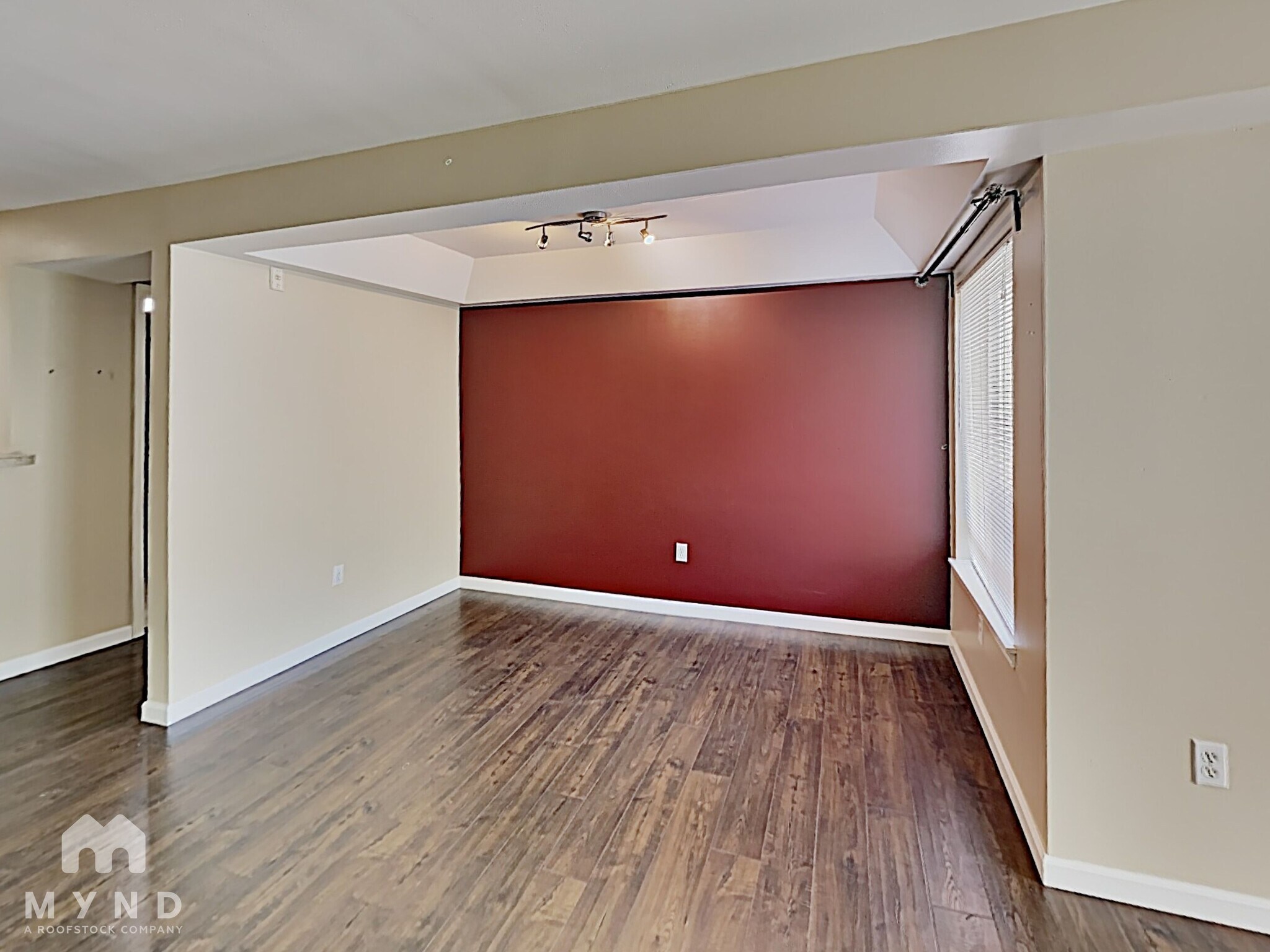 Building Photo - 2530 15th Ave W