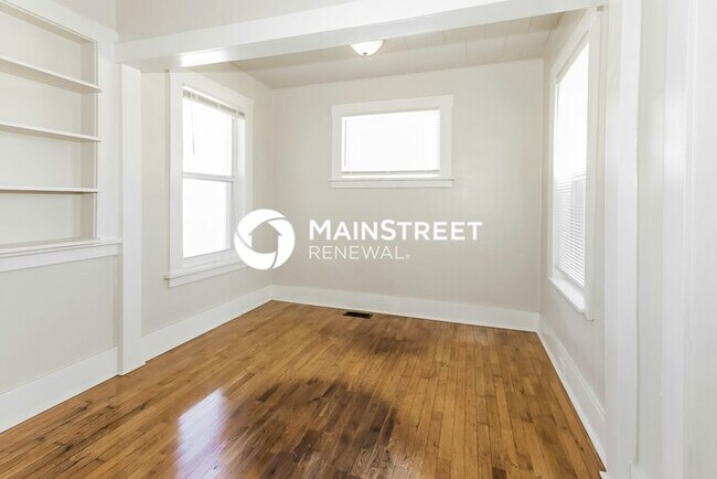 Building Photo - 2 Bedroom Pet-Friendly Home in Lake Worth, FL with Main Street Renewal