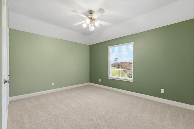 Building Photo - 2702 Pine tr