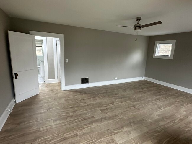 Building Photo - 302 Clay St